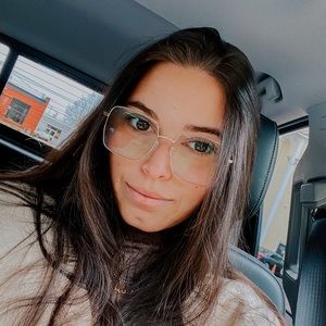 Meet your Posher, Bria